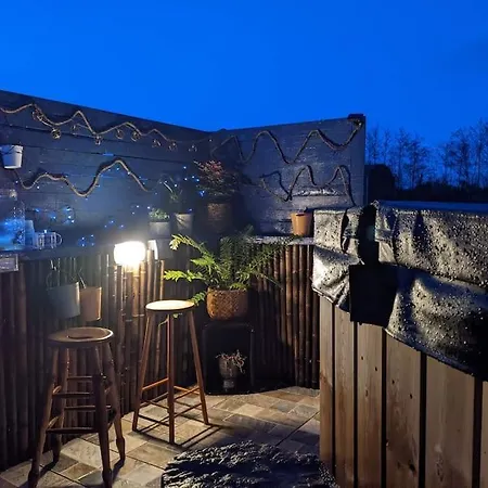 Secluded Private Hot-tub, Sauna & Fire-pit Сasa de vacaciones