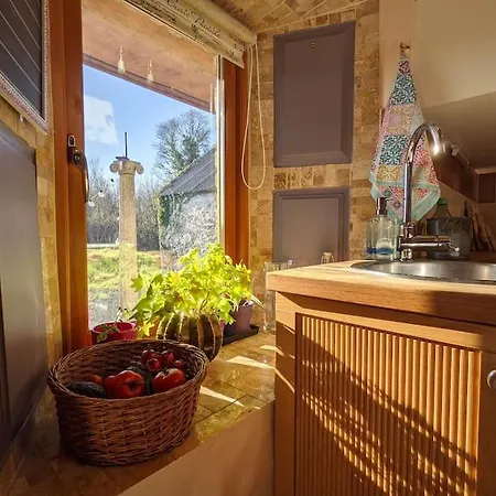 Secluded Private Hot-tub, Sauna&fire-pit