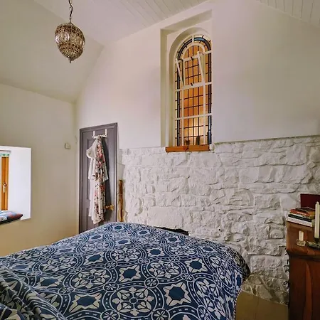 Secluded Private Hot-tub, Sauna & Fire-pit Holiday home *