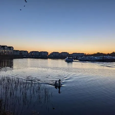 Secluded Private Hot-tub, Sauna & Fire-pit Сasa de vacaciones Carrick on Shannon