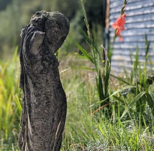 Secluded Private Hot-tub, Sauna & Fire-pit