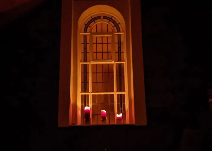 Secluded Private Hot-tub, Sauna & Fire-pit *